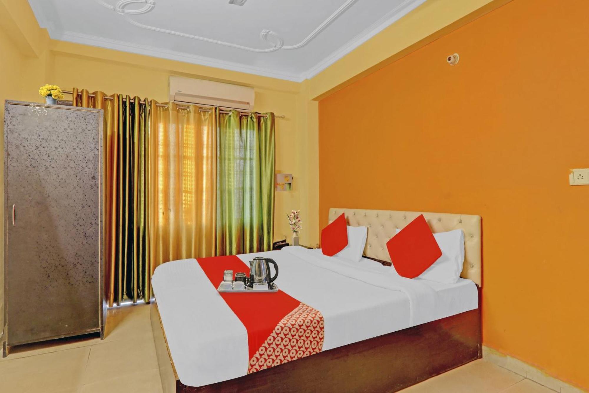 Hotel O J.D Palace Chinhat Exterior photo